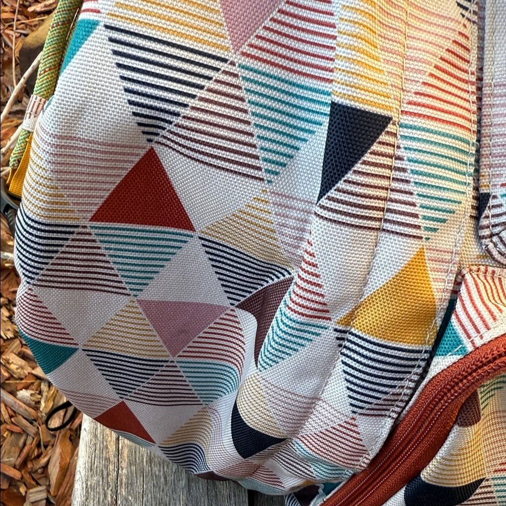 Kavu Women's Rope Sling Triangular Pattern Backpa… - image 7